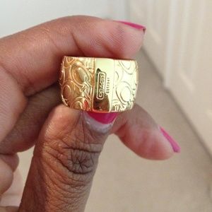 Coach size 7 "gold" ring